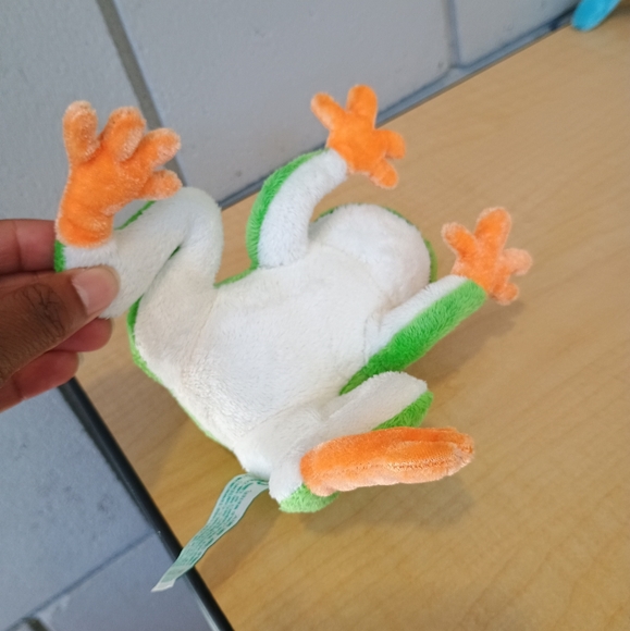 Mary Meyer Rainforest Alliance Green Realistic Tree Frog Plush - Picture 7 of 12